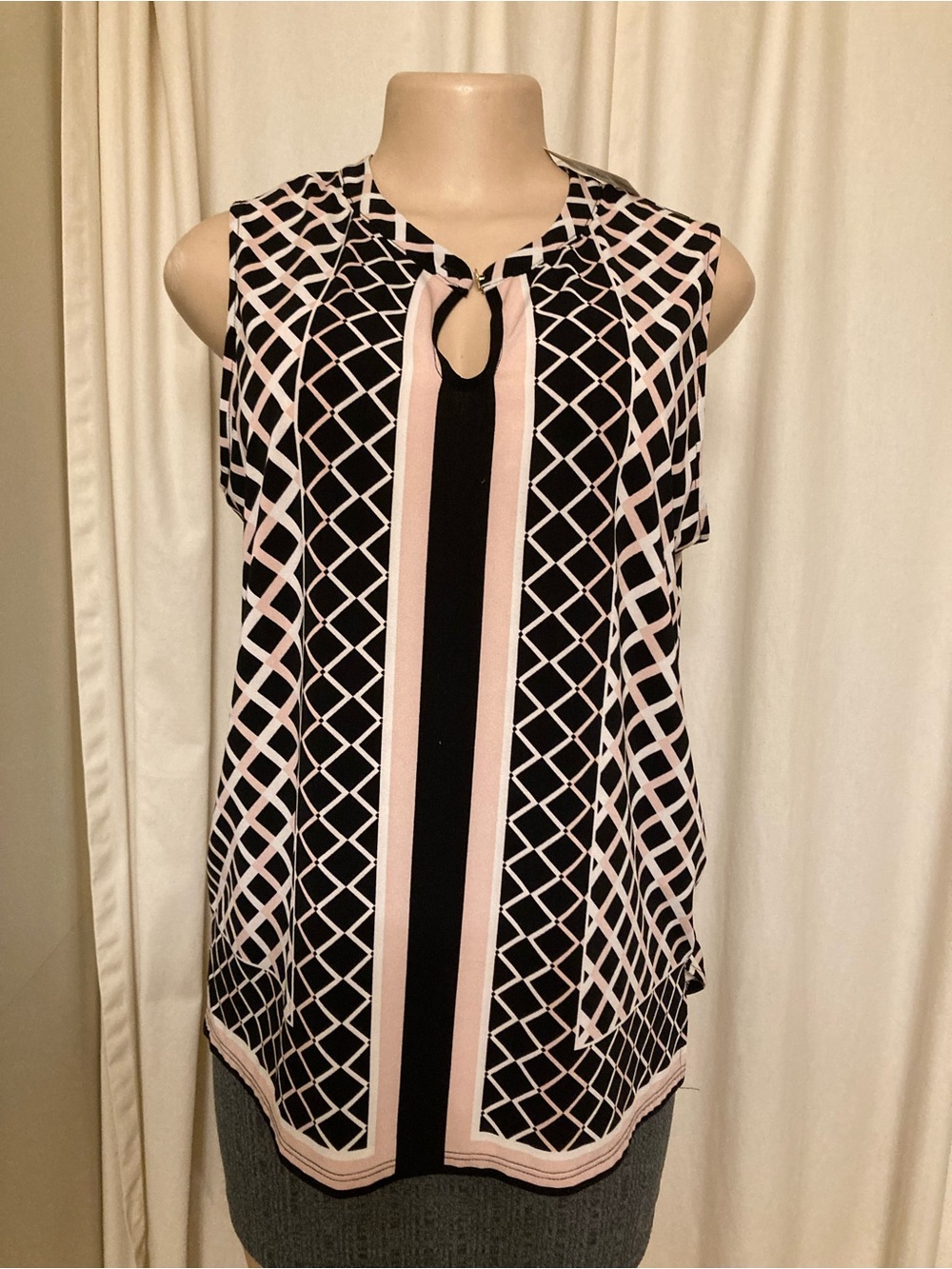 Anne Klein Black and Blush Geometric Keyhole Sleeveless Blouse